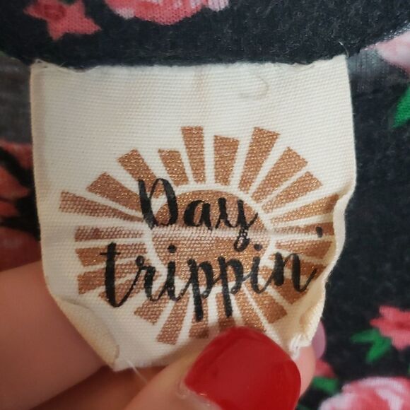 Day Trippin' Blessed Floral Shirt - Picture 2 of 9